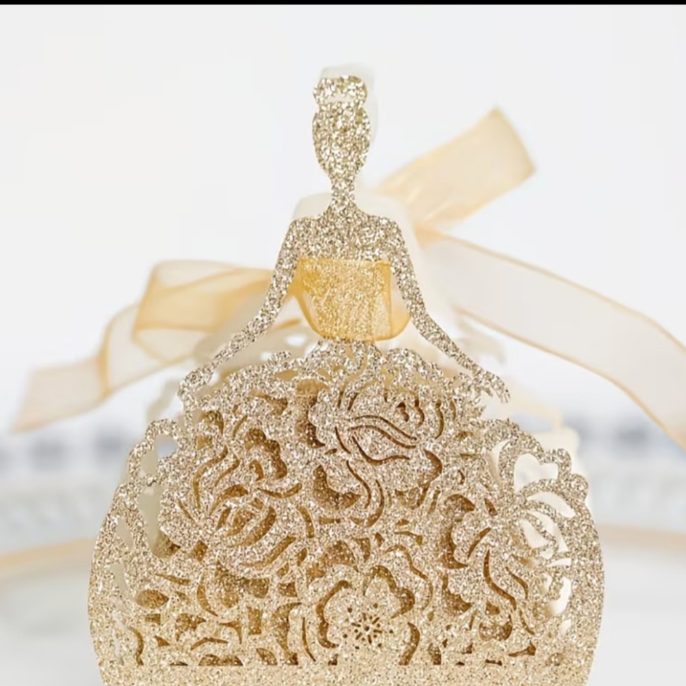 10 Elegant Gold Gift Box